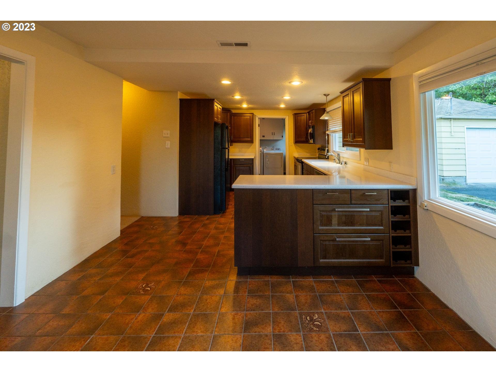 3226 Pacific Way Longview, WA 98632 - Photo 17 of 32 Gallery Image 17