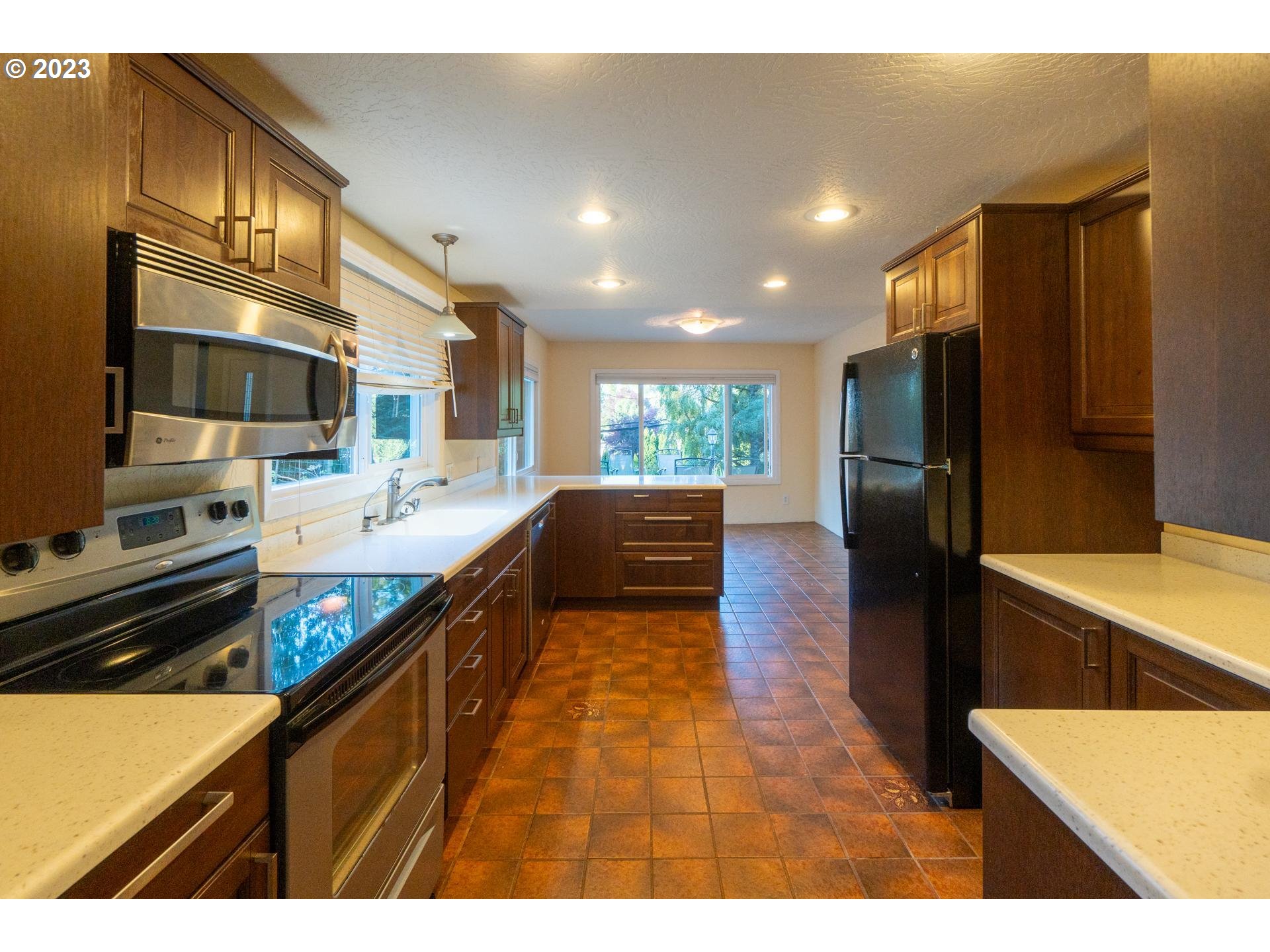 3226 Pacific Way Longview, WA 98632 - Photo 18 of 32 Gallery Image 18