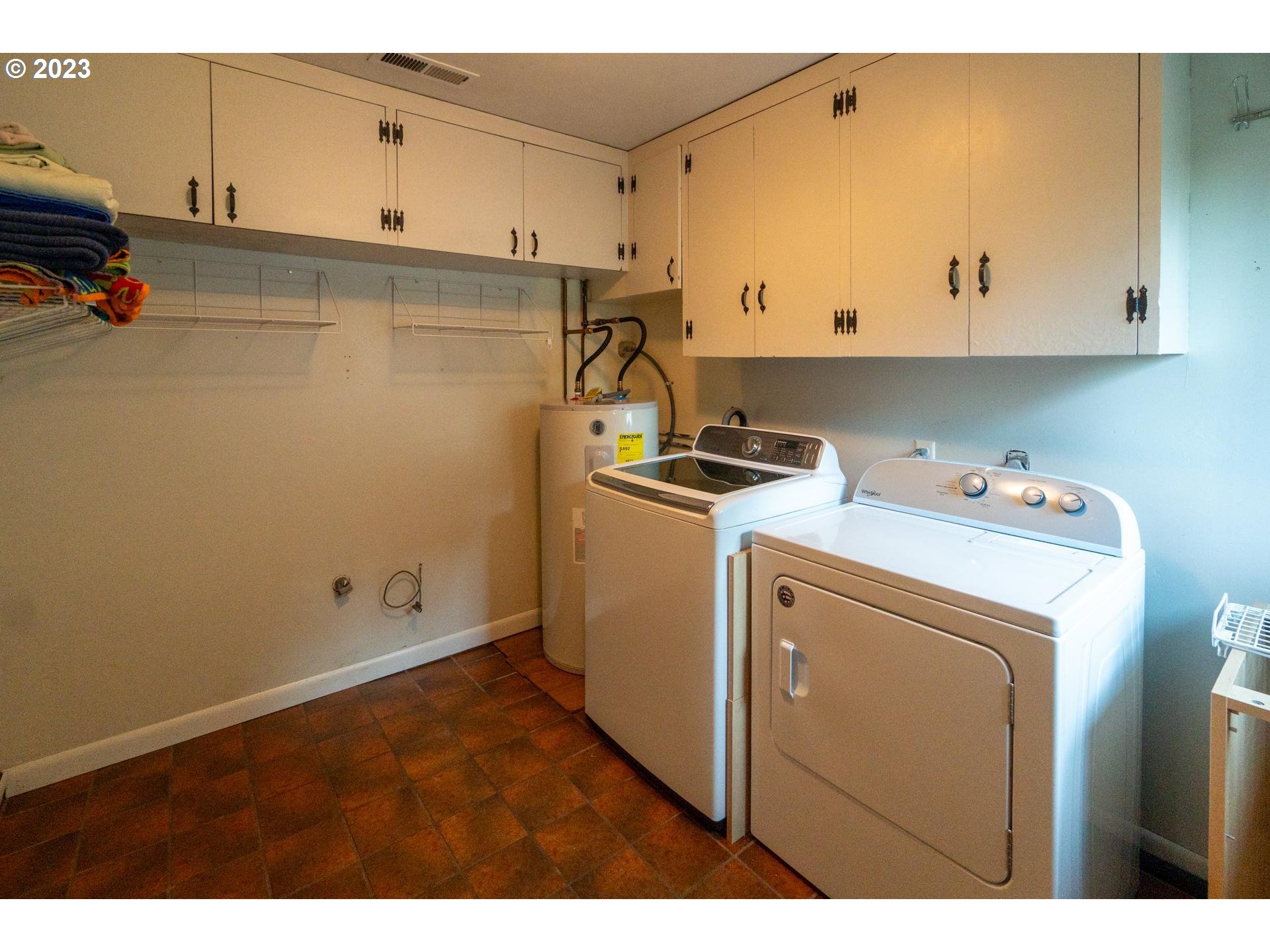 3226 Pacific Way Longview, WA 98632 - Photo 19 of 32 Gallery Image 19