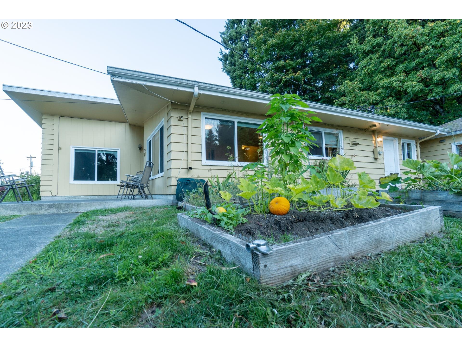 3226 Pacific Way Longview, WA 98632 - Photo 3 of 32 Gallery Image 3