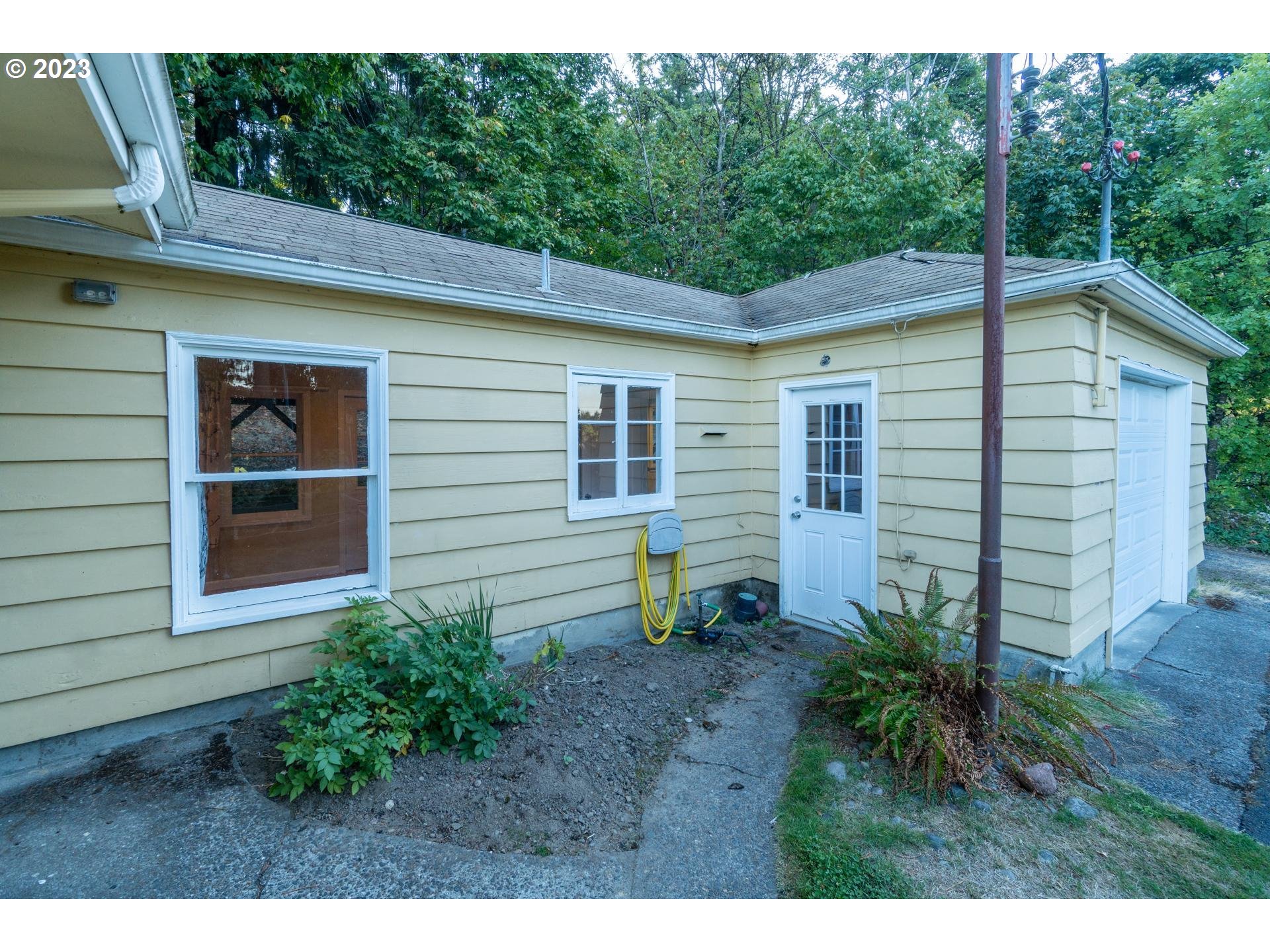 3226 Pacific Way Longview, WA 98632 - Photo 5 of 32 Gallery Image 5