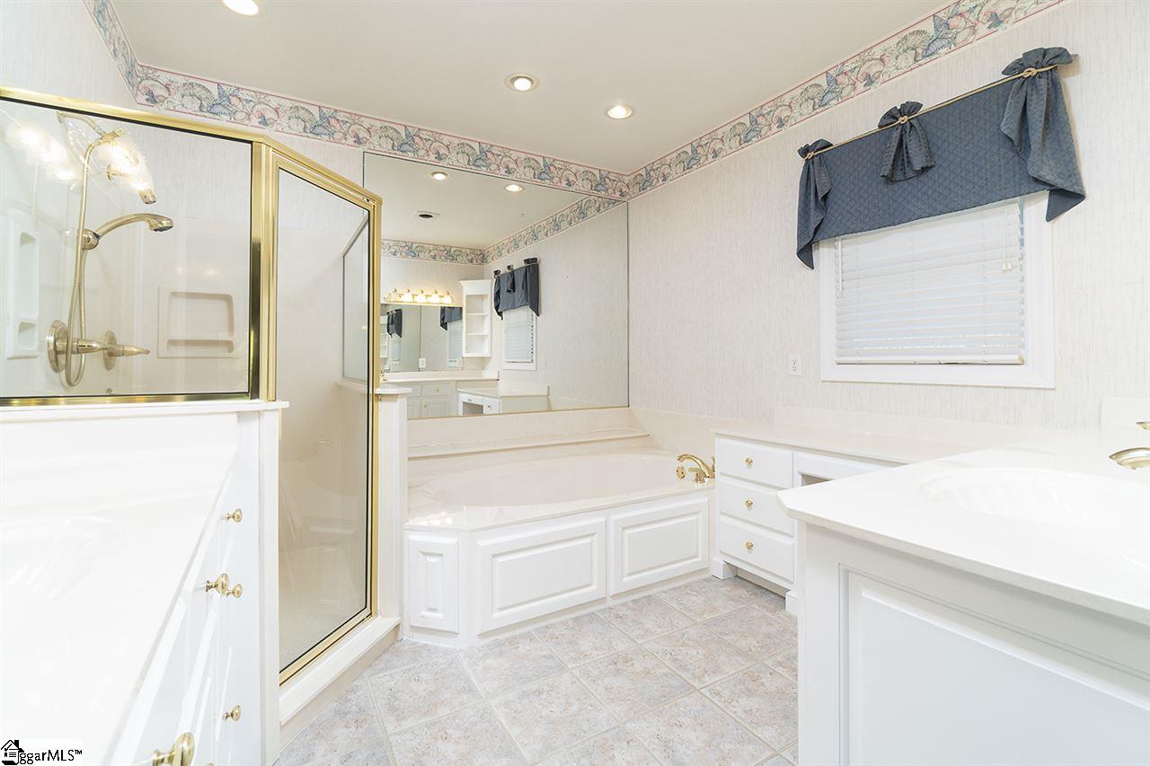 409 Inverness Way Easley, SC 29642 - Photo 24 of 36 Gallery Image 24