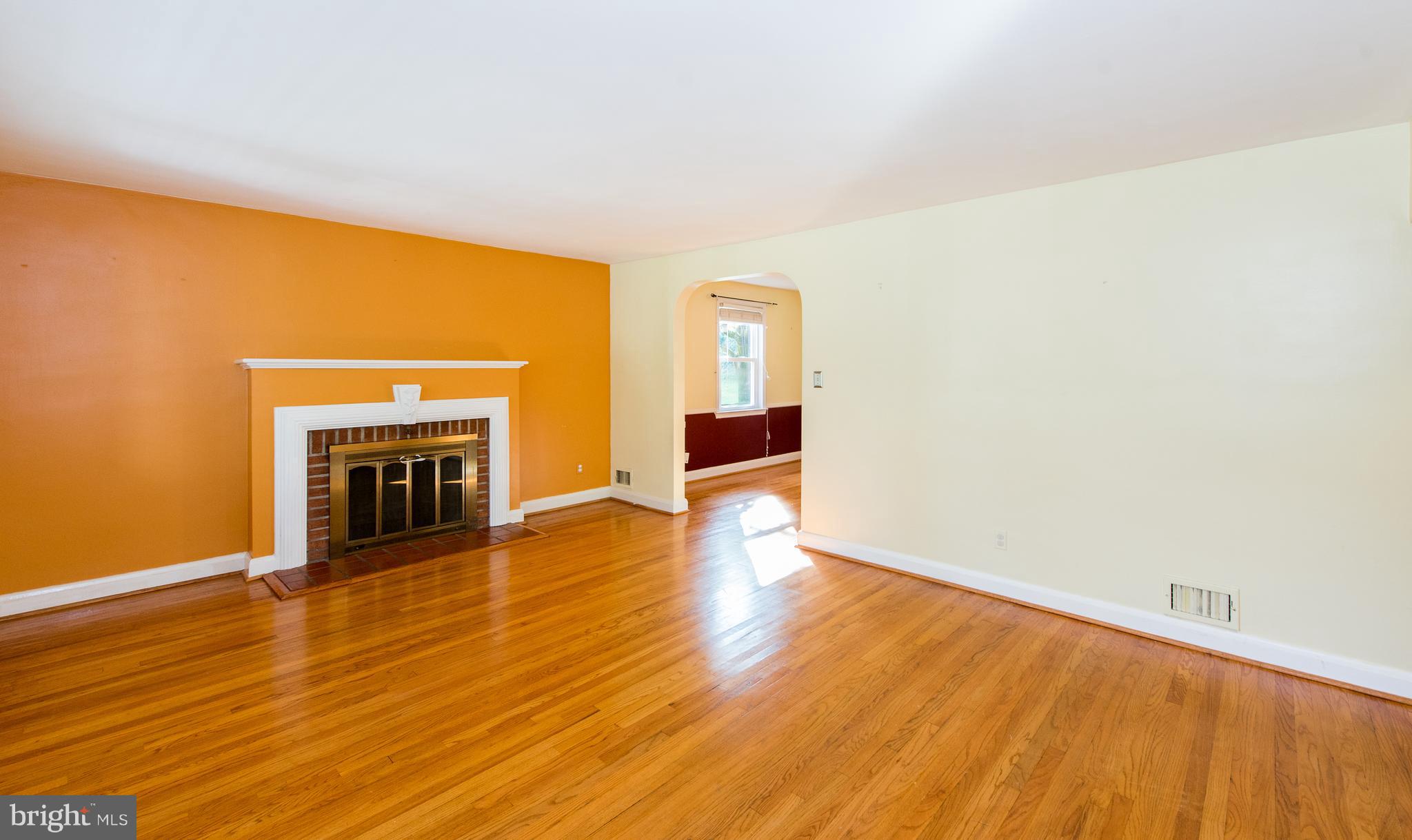 1933 Old Frederick Road Catonsville, MD 21228 - Photo 7 of 30 Family Room