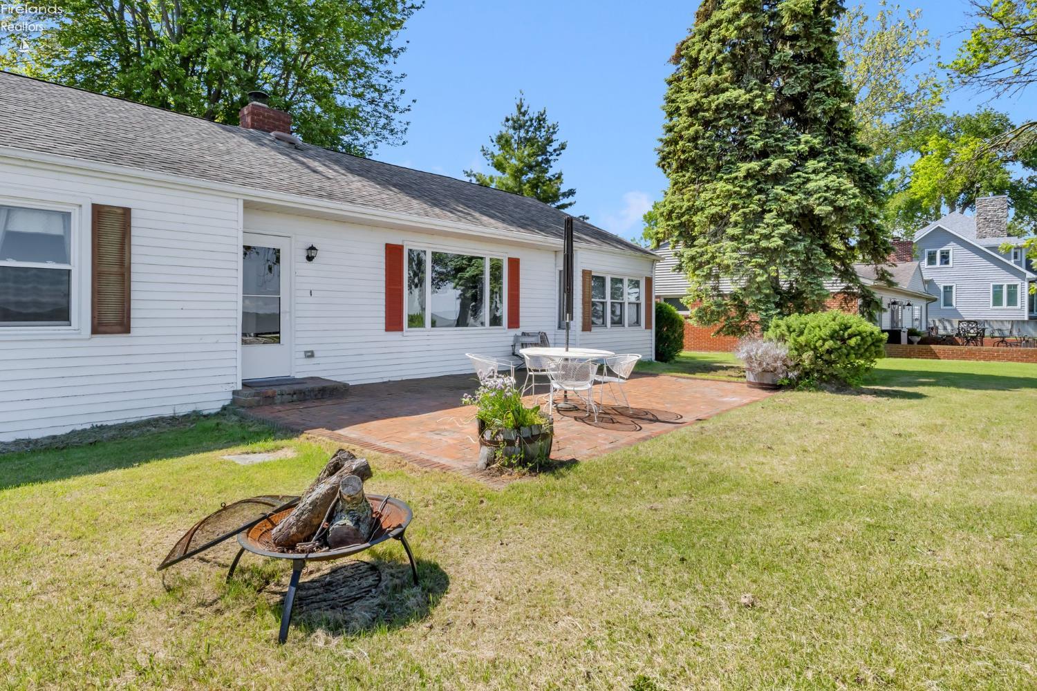 2637 East Sand Road Port Clinton, OH 43452 - Photo 8 of 62 Gallery Image 8