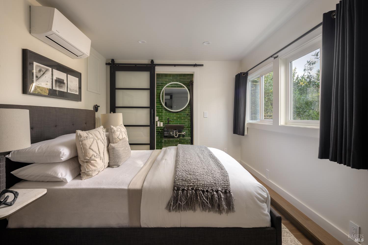 74 Cloud View Road Sausalito, CA 94965 - Photo 20 of 27 Gallery Image 20