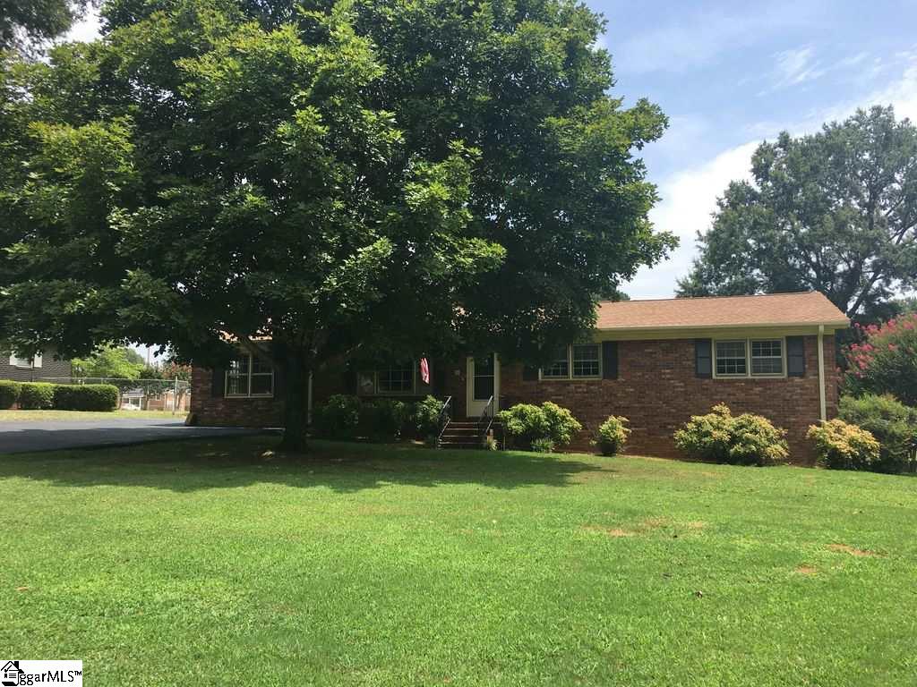 215 Granger Road Spartanburg, SC 29306 - Photo 2 of 34 Gallery Image 2