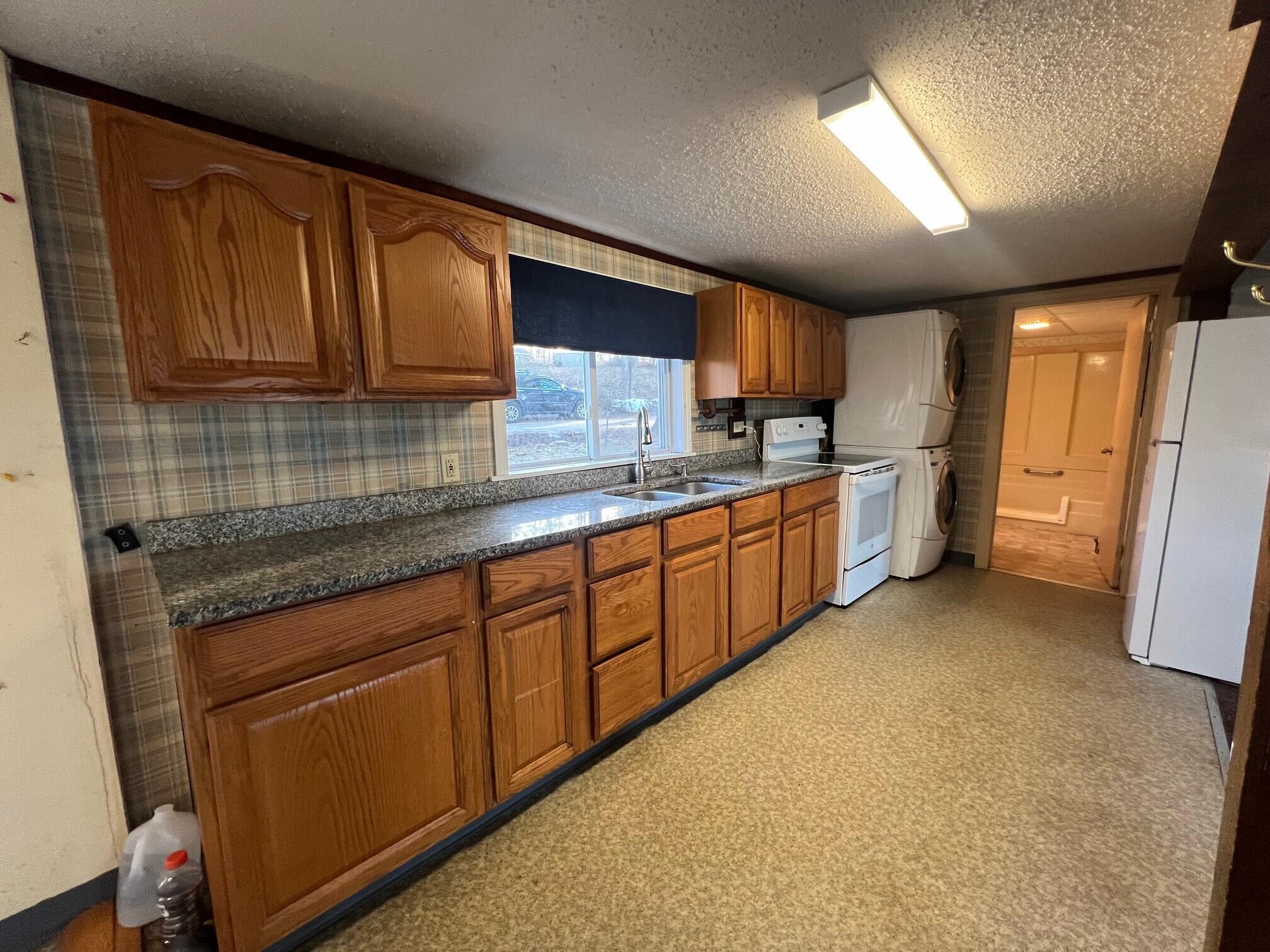 65 Proprietors Road Buxton, ME 04093 - Photo 4 of 23 3