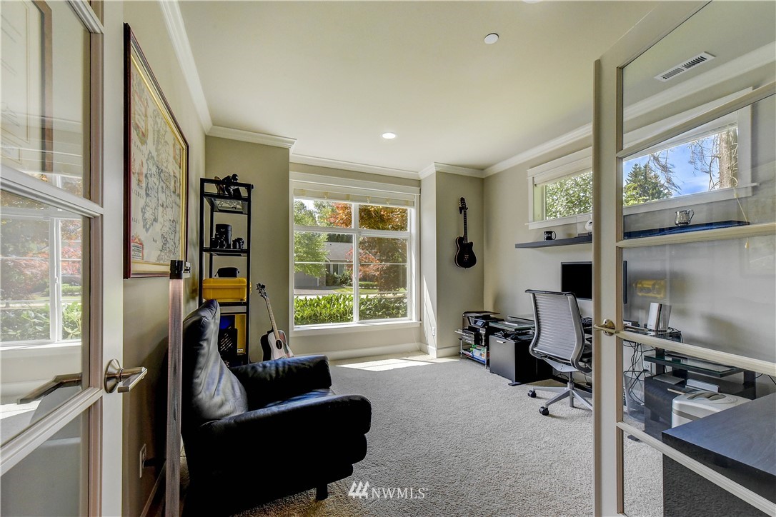 1607 233rd Street Southeast Bothell, WA 98021 - Photo 14 of 36 a livingroom with workspace window and a couch