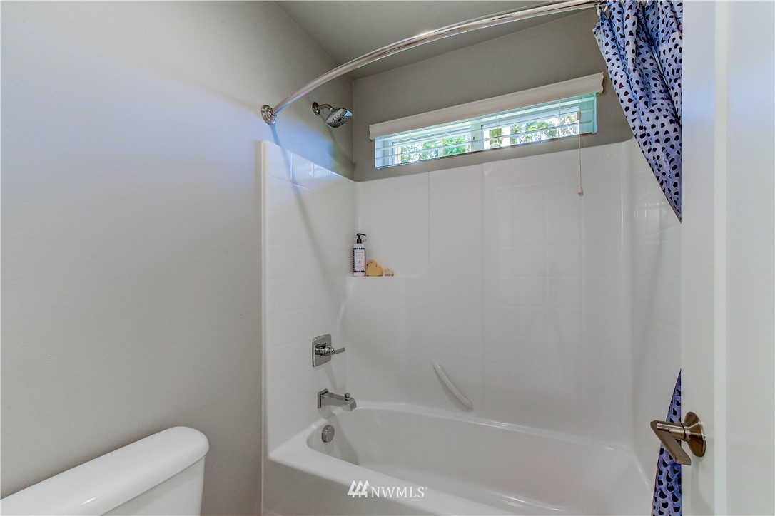 1607 233rd Street Southeast Bothell, WA 98021 - Photo 25 of 36 a bathroom with a bathtub