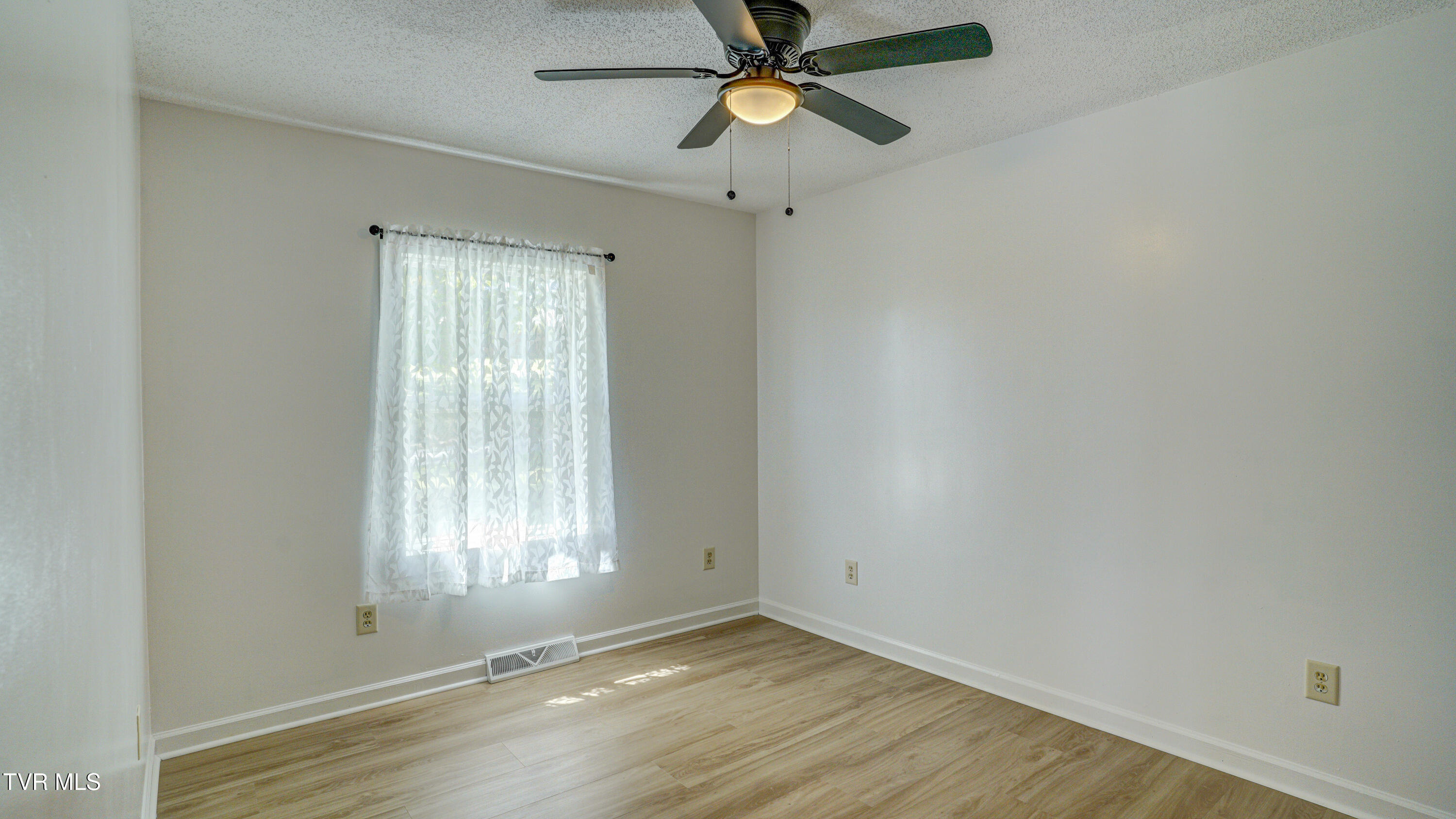 411 Culver Road Limestone, TN 37681 - Photo 33 of 58 Bedroom 2