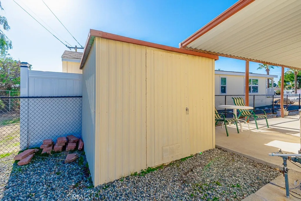 1700 South State Street, Unit 76 Hemet, CA 92543 - Photo 19 of 36 a view of a backyard