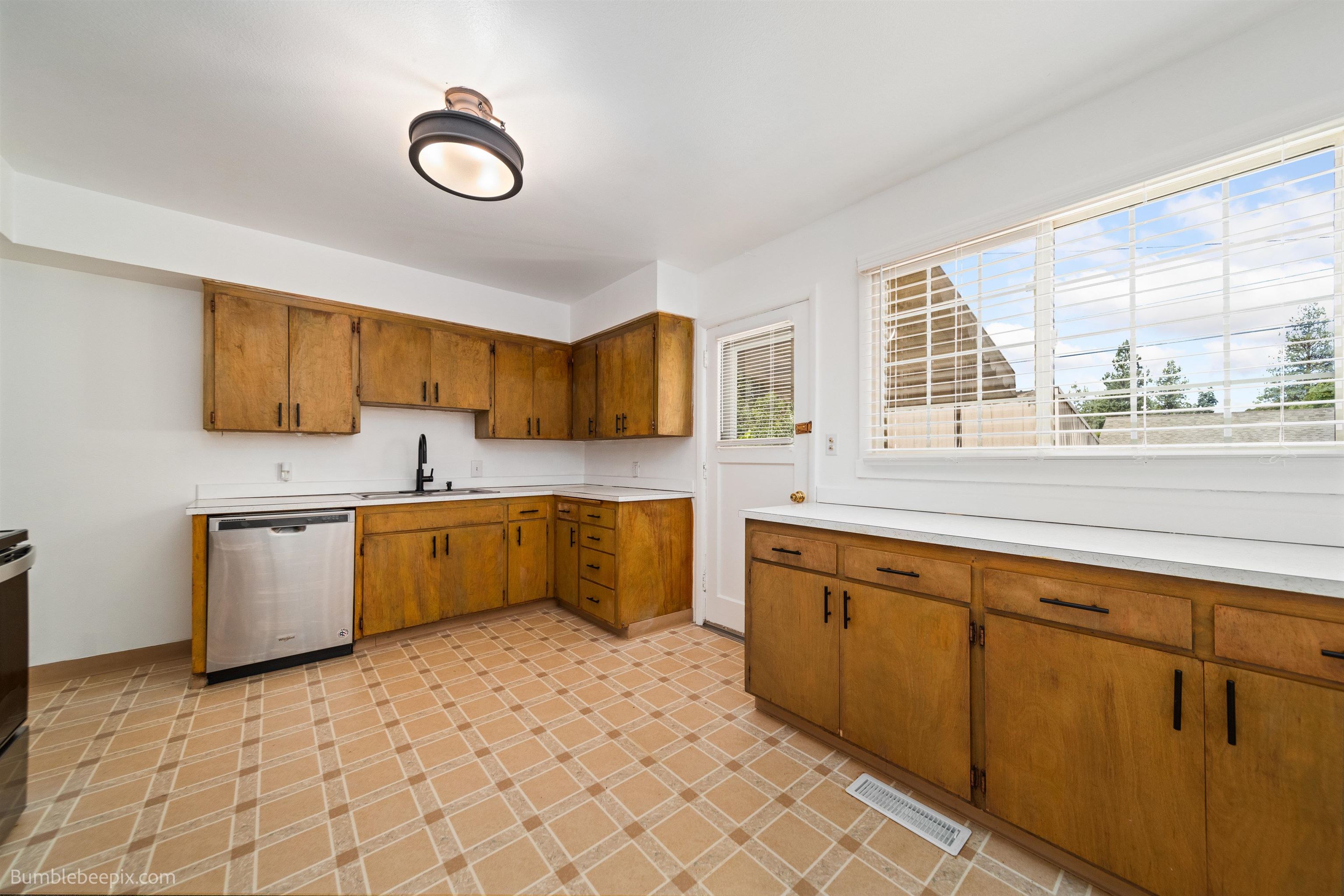 1306 West Joseph Avenue Spokane, WA 99205 - Photo 15 of 38 Gallery Image 15