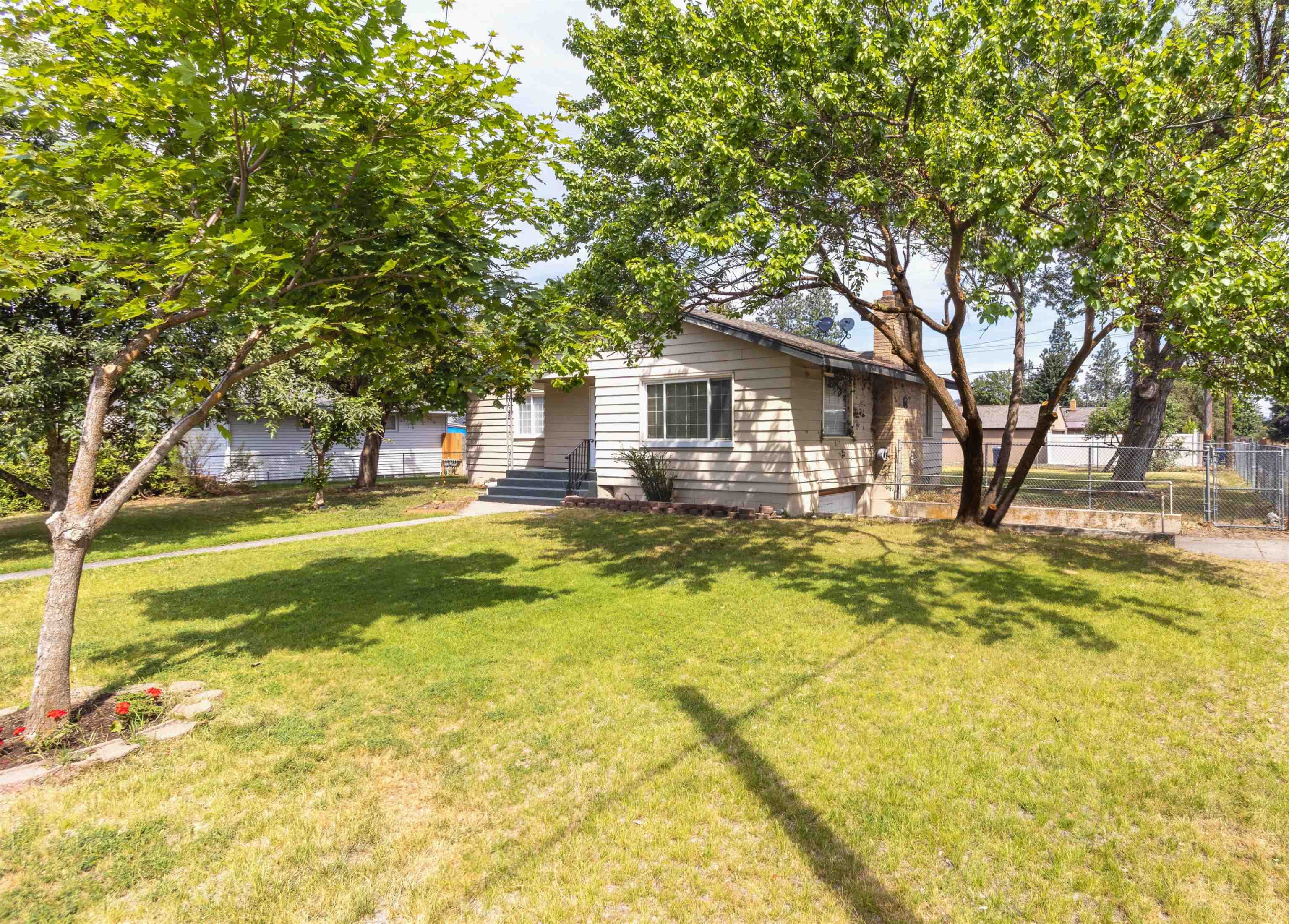 1306 West Joseph Avenue Spokane, WA 99205 - Photo 3 of 38 Gallery Image 3