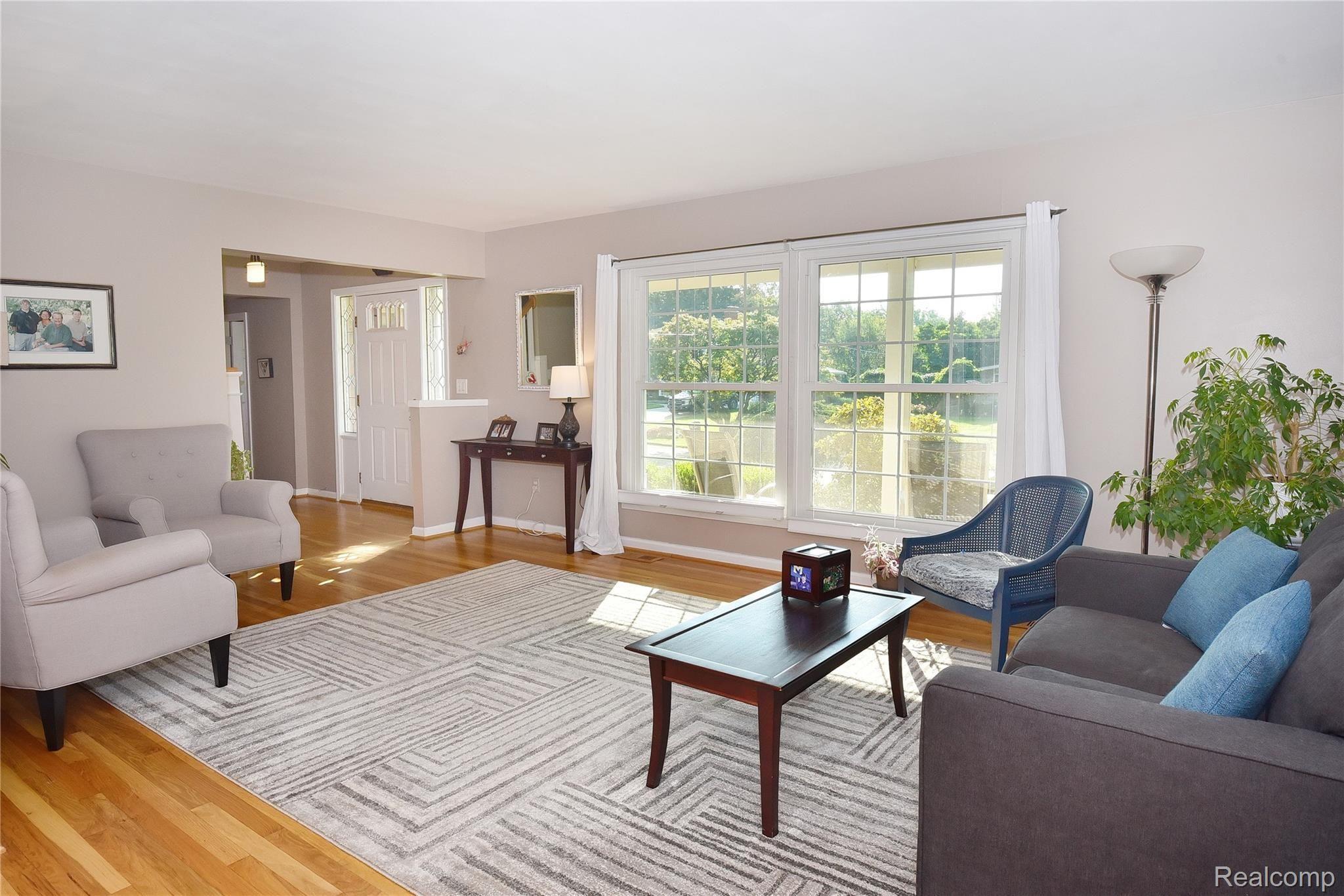 2659 Rambling Way Bloomfield Hills, MI 48302 - Photo 5 of 34 2659 RamblingWay_05.JPG