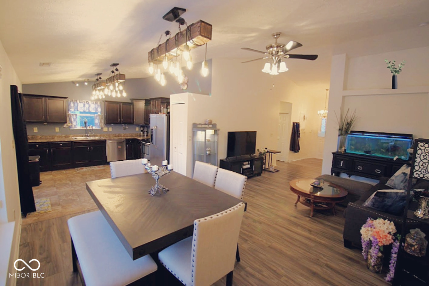 2425 Bristol Drive Franklin, IN 46131 - Photo 4 of 26