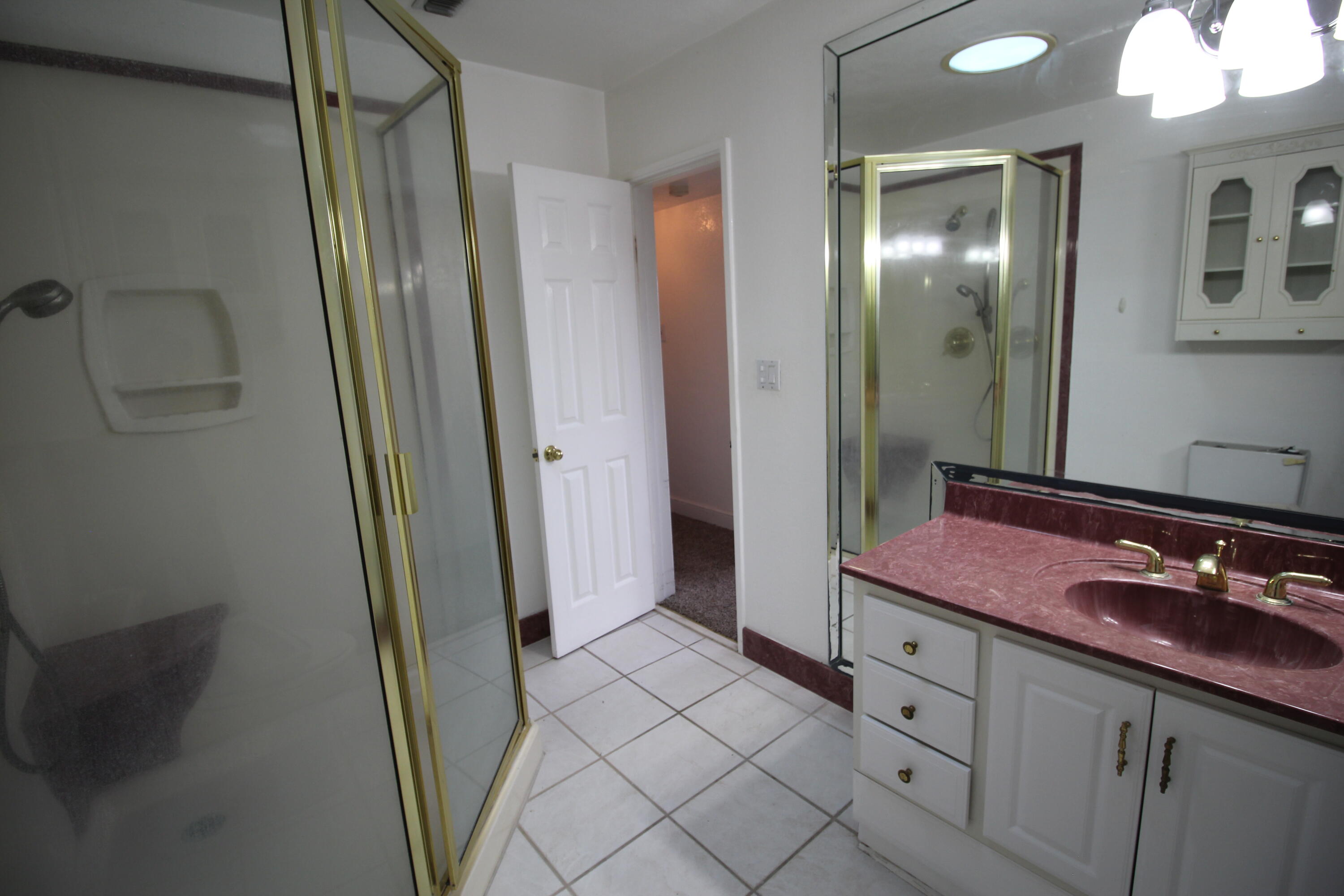 103 Thornhill Road Fort Walton Beach, FL 32547 - Photo 16 of 26 Hall bath