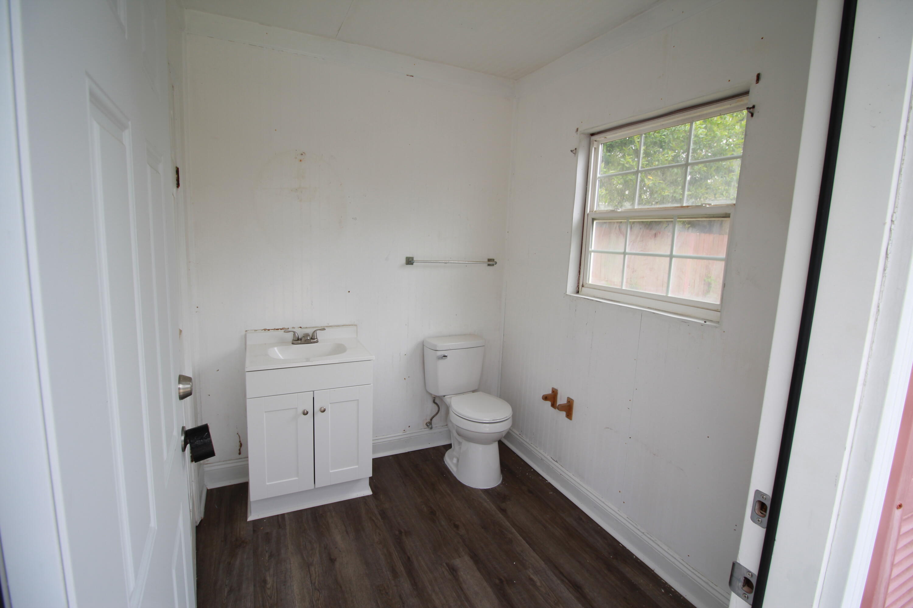 103 Thornhill Road Fort Walton Beach, FL 32547 - Photo 21 of 26 IMG_7116