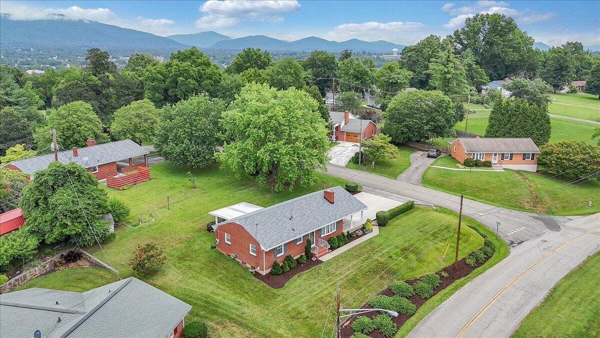 419 Diamond Road Salem, VA 24153 - Photo 52 of 76 04-DJI_20250710100148_0023_D