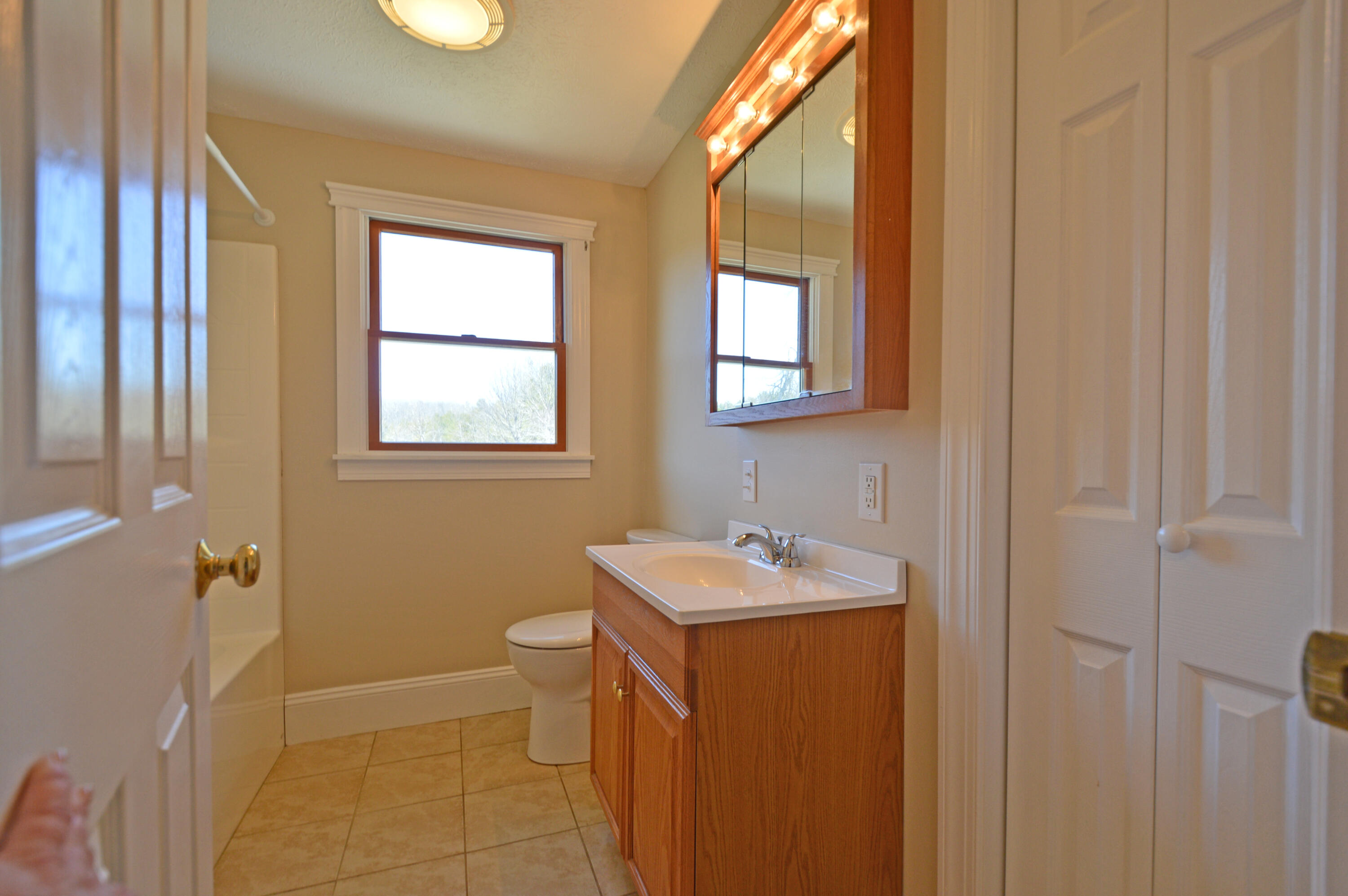 124 Guinea Road Biddeford, ME 04005 - Photo 11 of 18 127_BathA