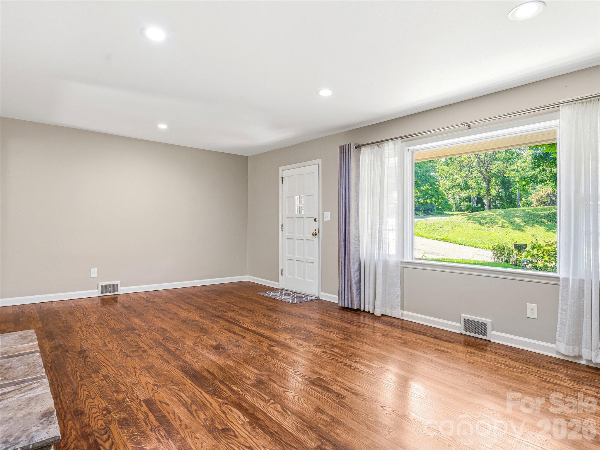 66 Hampden Road Asheville, NC 28805 - Photo 9 of 43