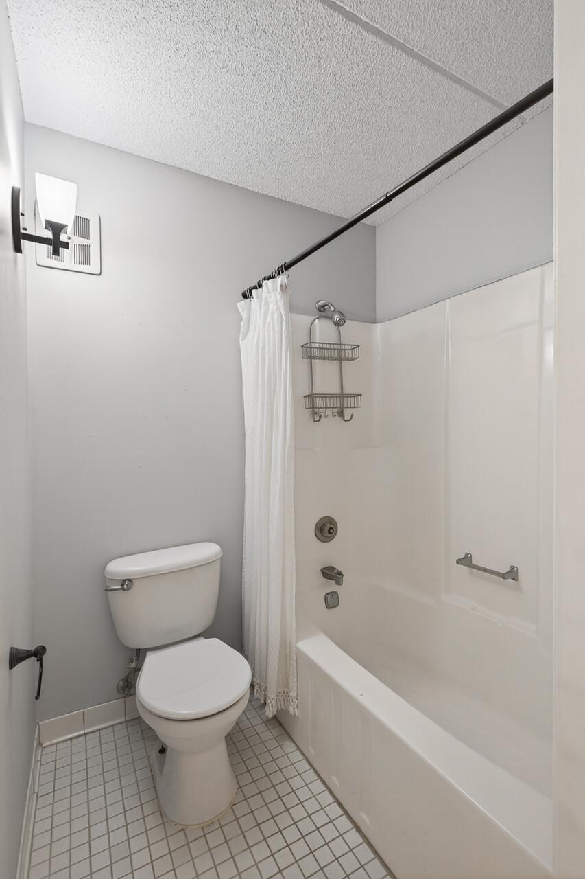 10501 Cedar Lake Road, Unit 318 Minnetonka, MN 55305 - Photo 30 of 48