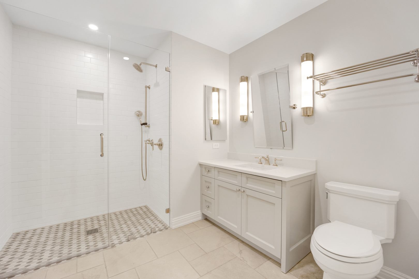 105 West Chestnut Street Chicago, IL 60610 - Photo 19 of 33