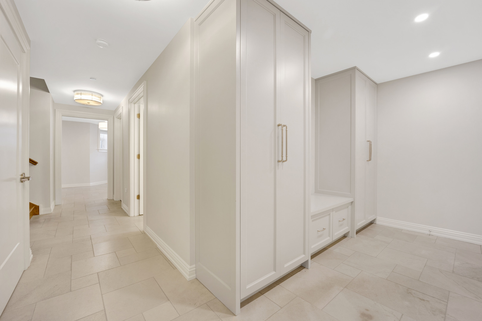105 West Chestnut Street Chicago, IL 60610 - Photo 20 of 33