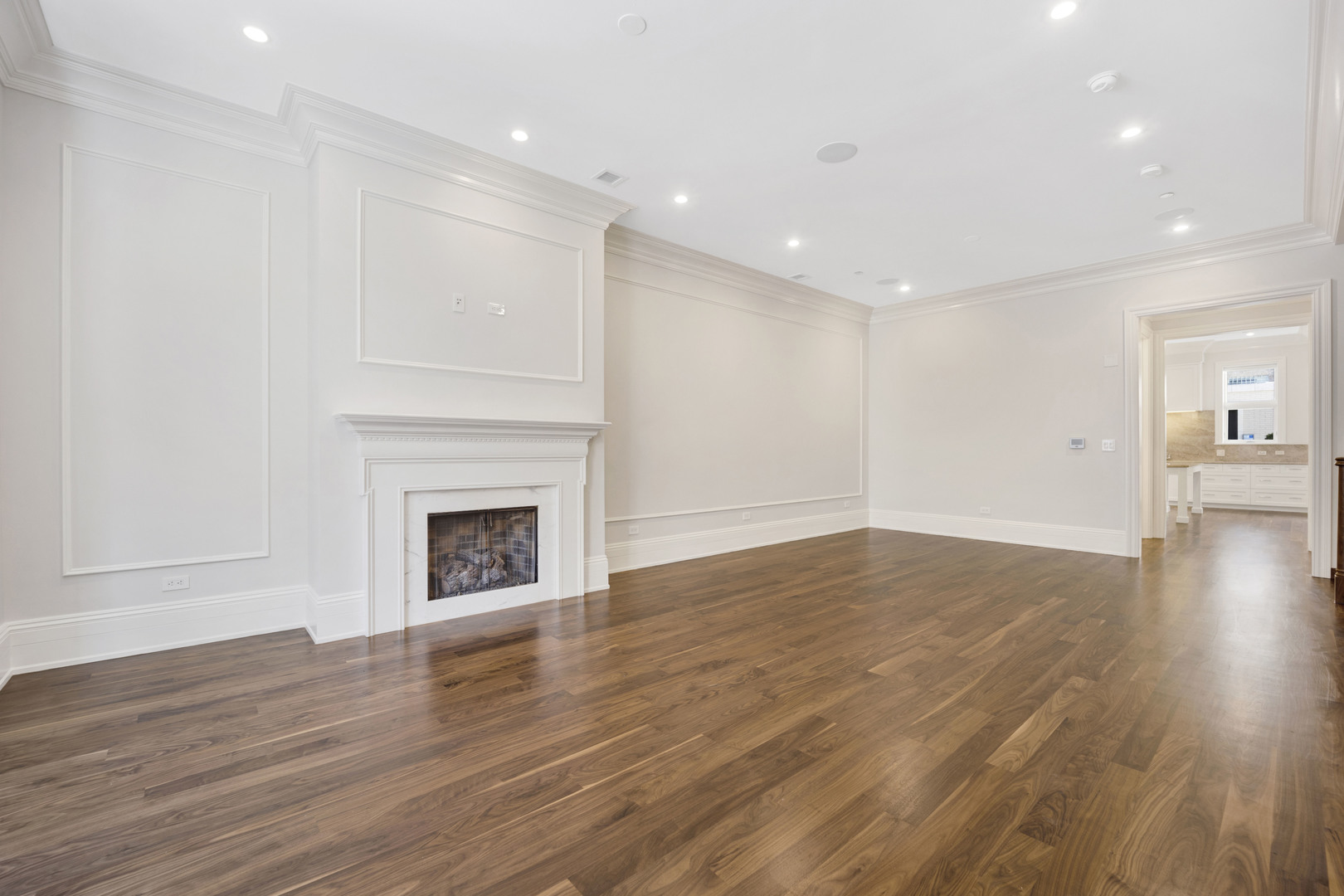 105 West Chestnut Street Chicago, IL 60610 - Photo 2 of 33