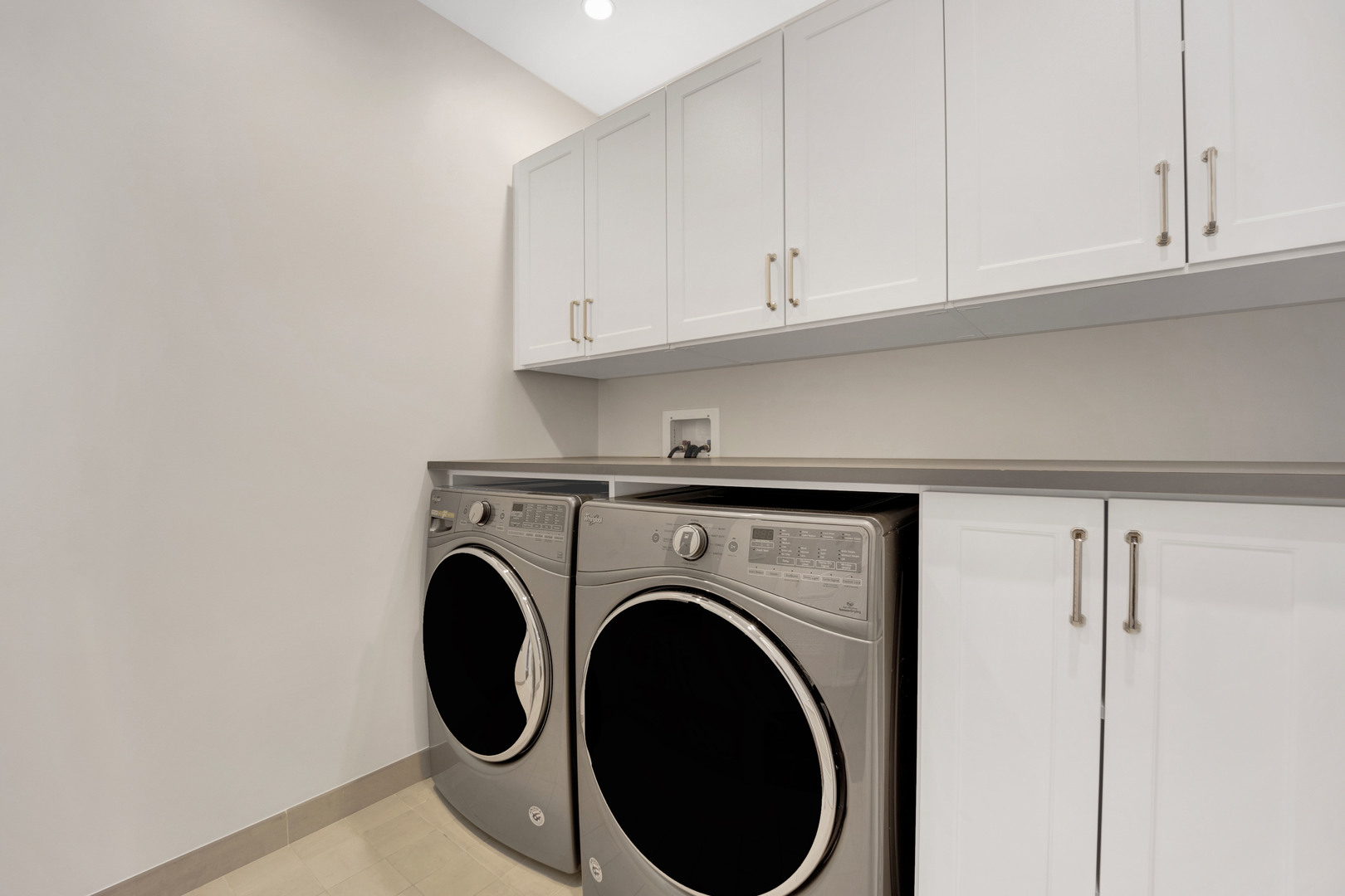 105 West Chestnut Street Chicago, IL 60610 - Photo 23 of 33