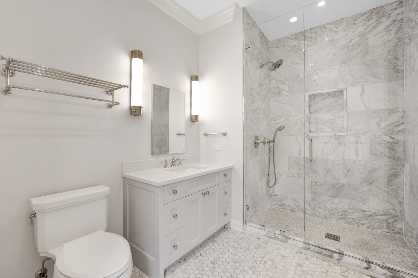 105 West Chestnut Street Chicago, IL 60610 - Photo 26 of 33