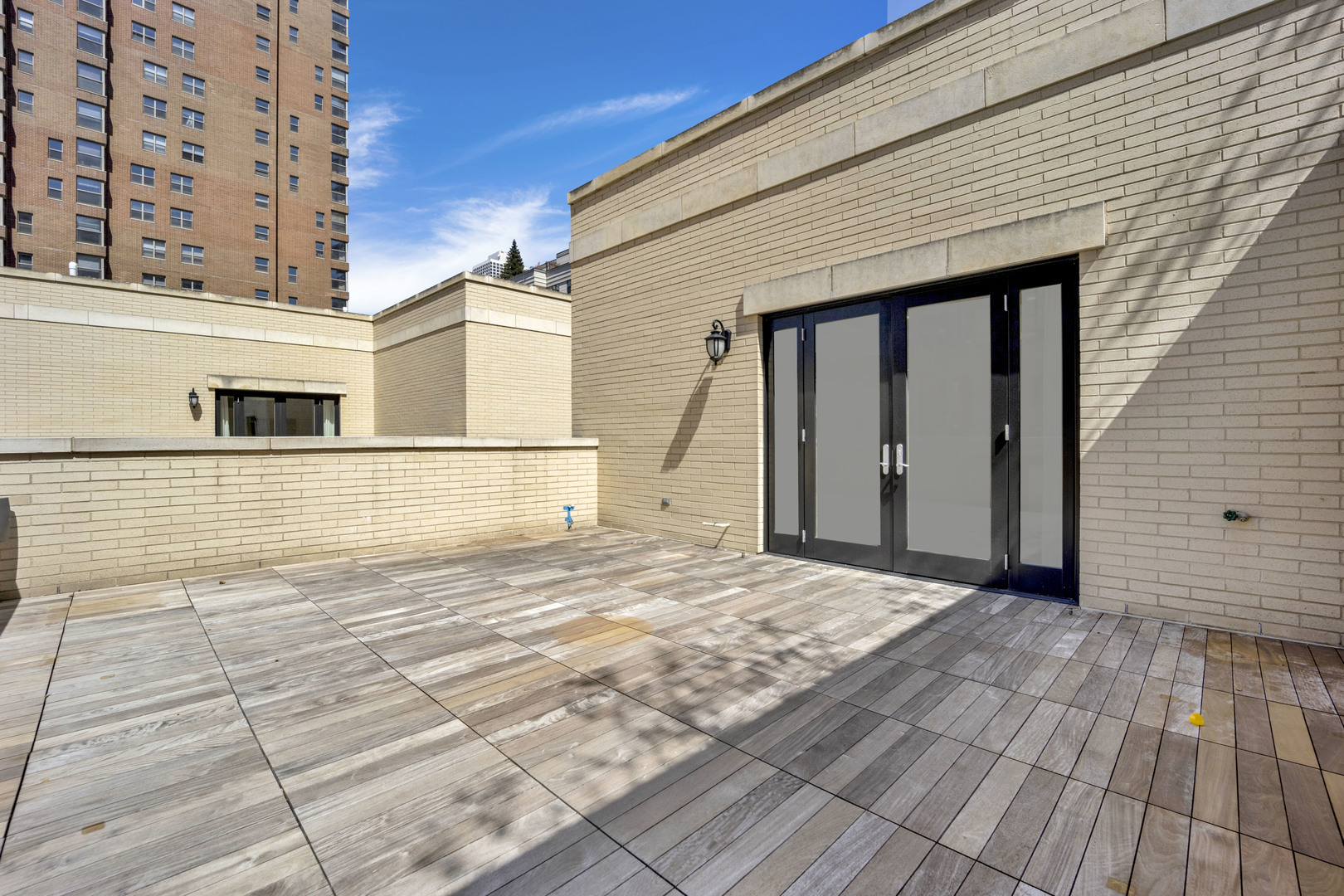 105 West Chestnut Street Chicago, IL 60610 - Photo 31 of 33