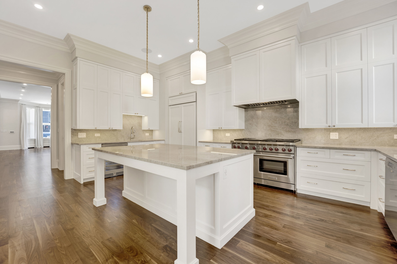 105 West Chestnut Street Chicago, IL 60610 - Photo 6 of 33