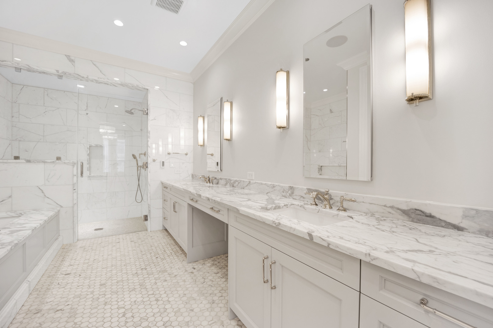 105 West Chestnut Street Chicago, IL 60610 - Photo 10 of 33