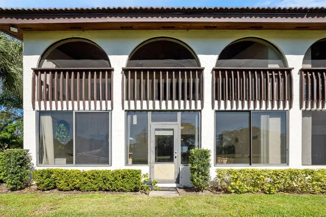 a front view of house and yard