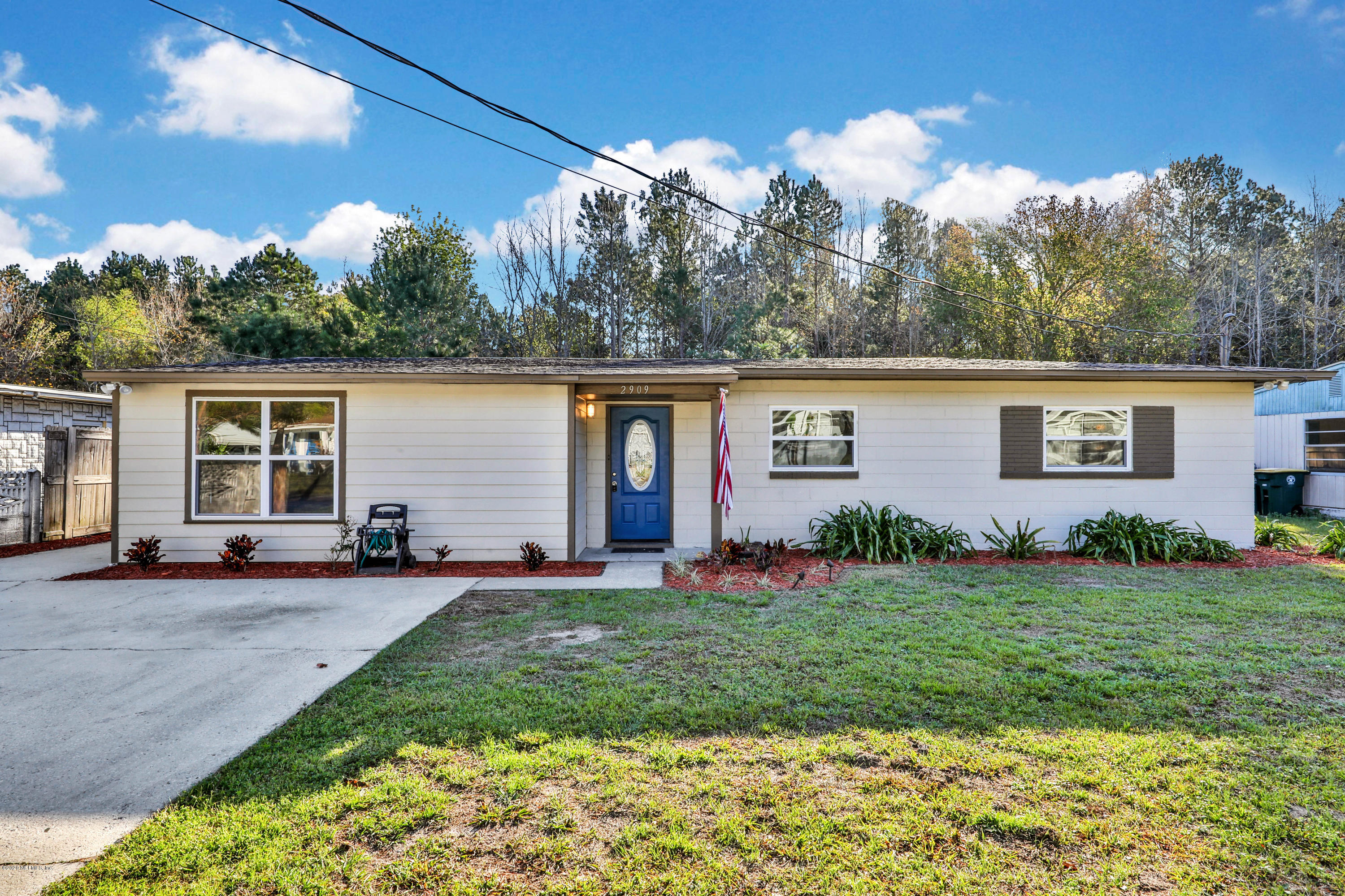 2909 Kline Road Jacksonville, FL 32246 - Photo 1 of 19 1R4A7175
