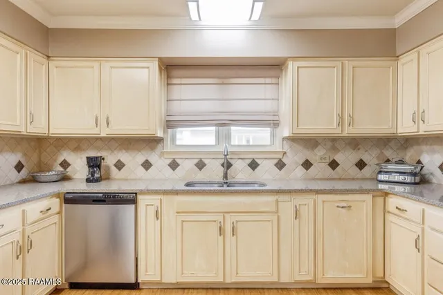 $260,000 | 223 West Port Street, St. Martinville, LA 70582