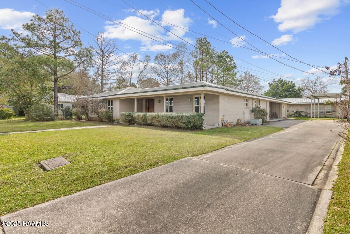 223 West Port Street St. Martinville, LA 70582 - Photo 2 of 38 1-web-or-mls-223 Port St-1
