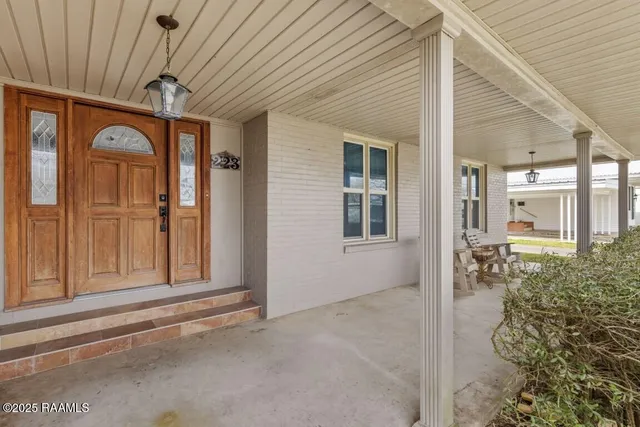 $260,000 | 223 West Port Street, St. Martinville, LA 70582