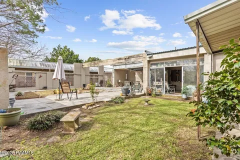 $260,000 | 223 West Port Street, St. Martinville, LA 70582