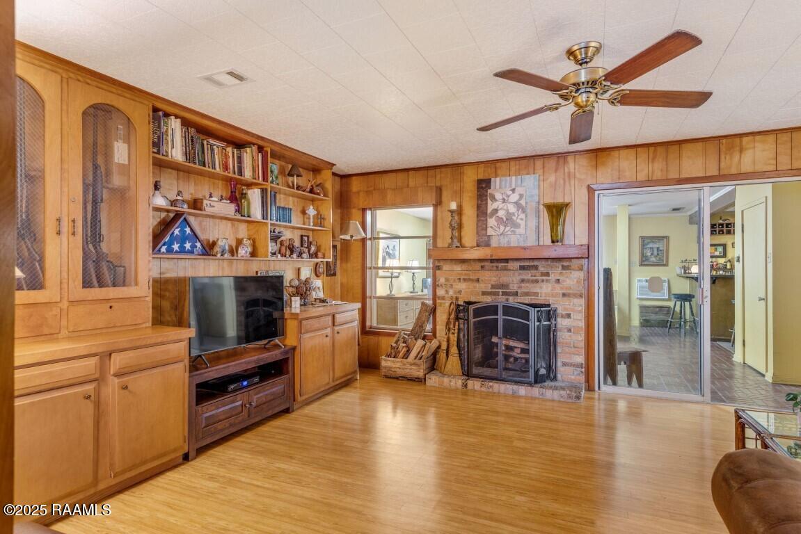 223 West Port Street St. Martinville, LA 70582 - Photo 6 of 38 6-web-or-mls-223 Port St-6