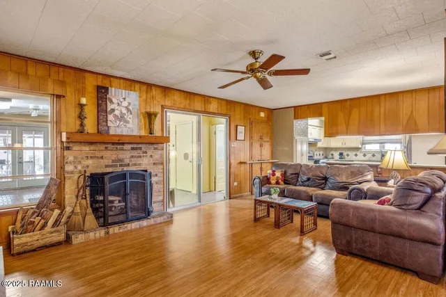 $260,000 | 223 West Port Street, St. Martinville, LA 70582