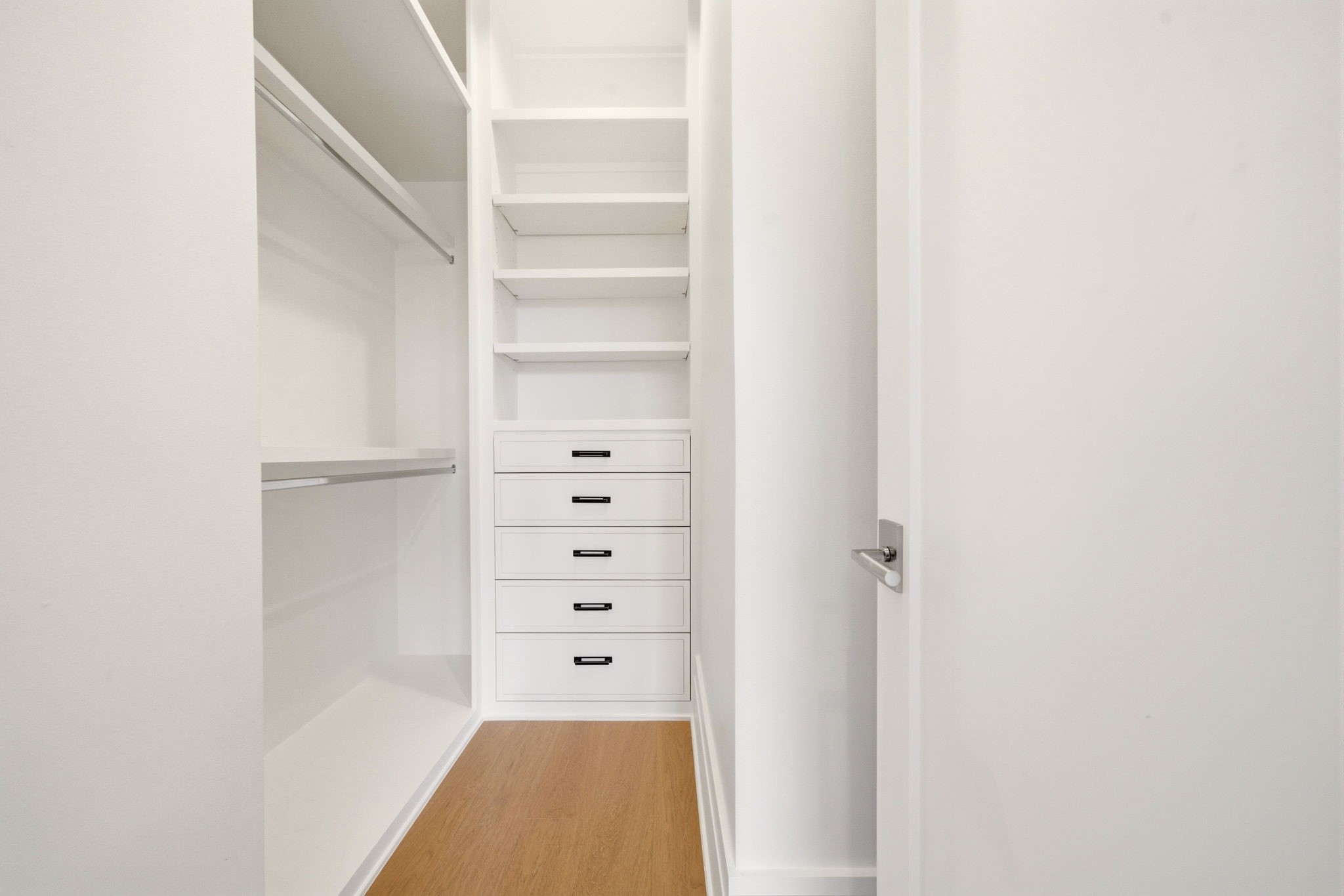 1023 Euclid Street Houston, TX 77009 - Photo 32 of 50 All walk-in closets for secondary bedrooms have excellent storage and built-in dressers.