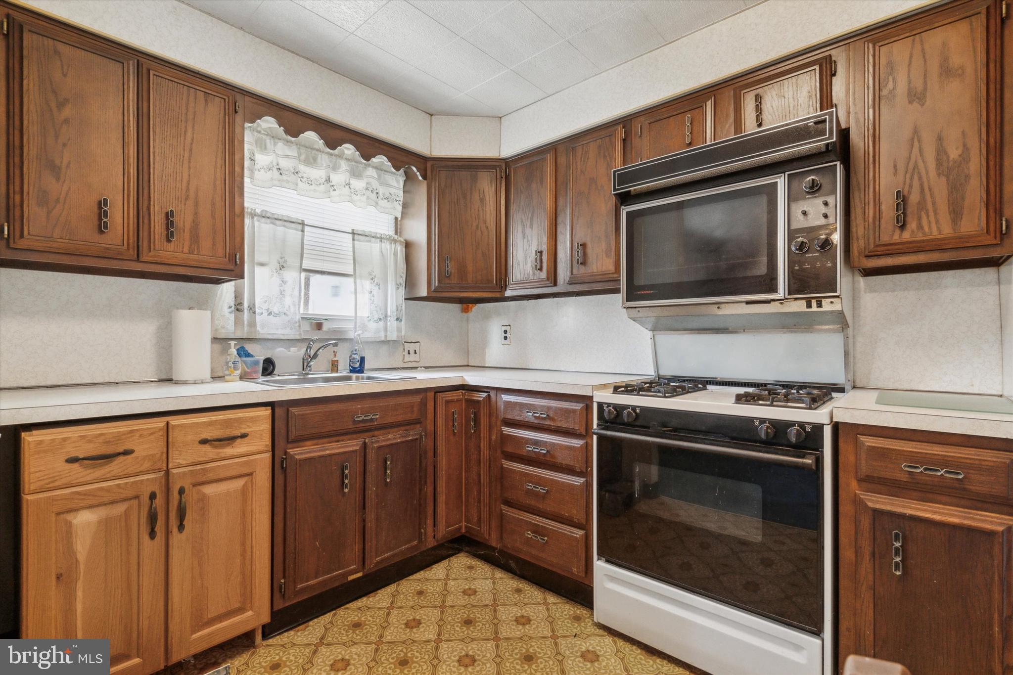 3706 Academy Road Philadelphia, PA 19154 - Photo 7 of 15 Gallery Image 7