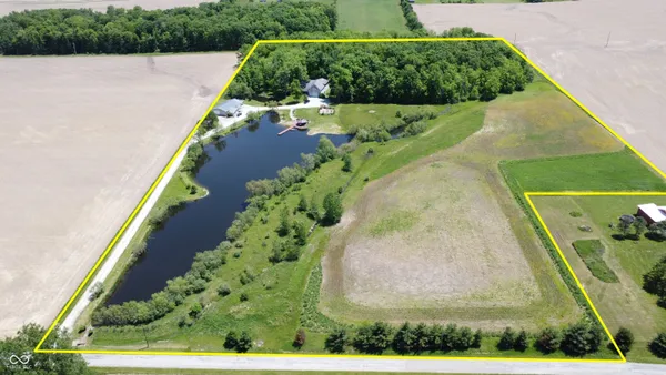 $980,000 | 938 North County Road 275 East, New Castle, IN 47362