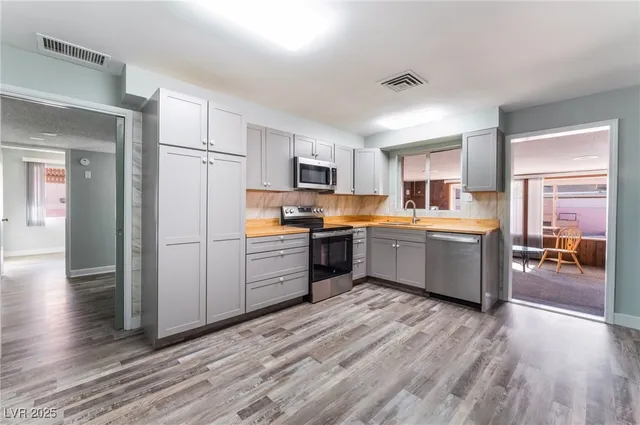 $2,250 | 2112 South Van Patten Place, Las Vegas, NV 89104