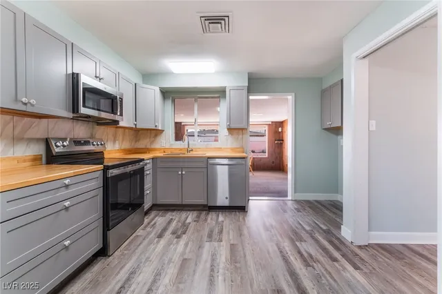 $2,250 | 2112 South Van Patten Place, Las Vegas, NV 89104