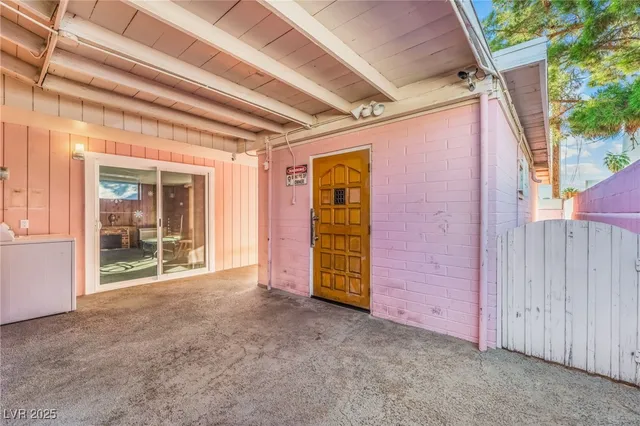 $2,250 | 2112 South Van Patten Place, Las Vegas, NV 89104