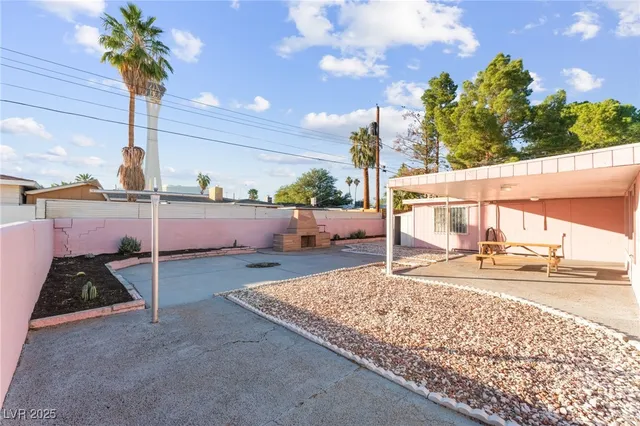 $2,250 | 2112 South Van Patten Place, Las Vegas, NV 89104