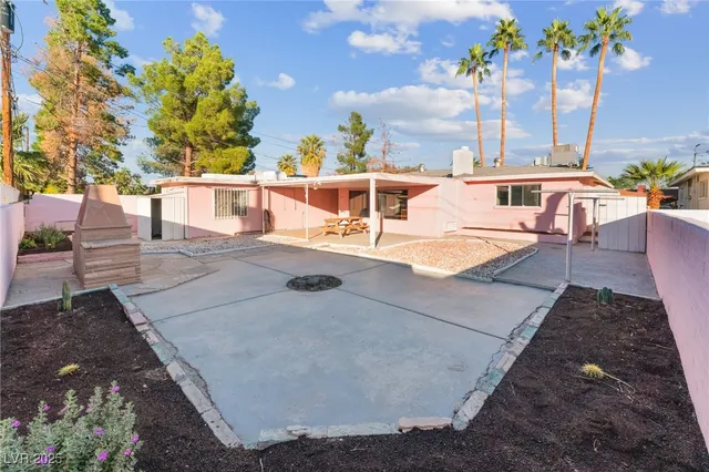 $2,250 | 2112 South Van Patten Place, Las Vegas, NV 89104