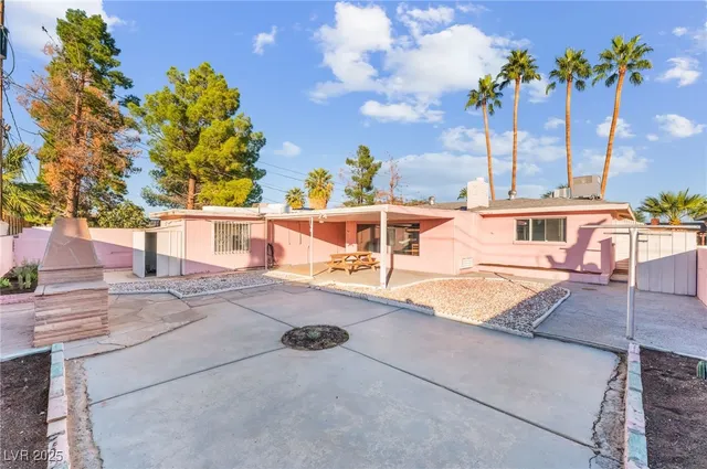 $2,250 | 2112 South Van Patten Place, Las Vegas, NV 89104
